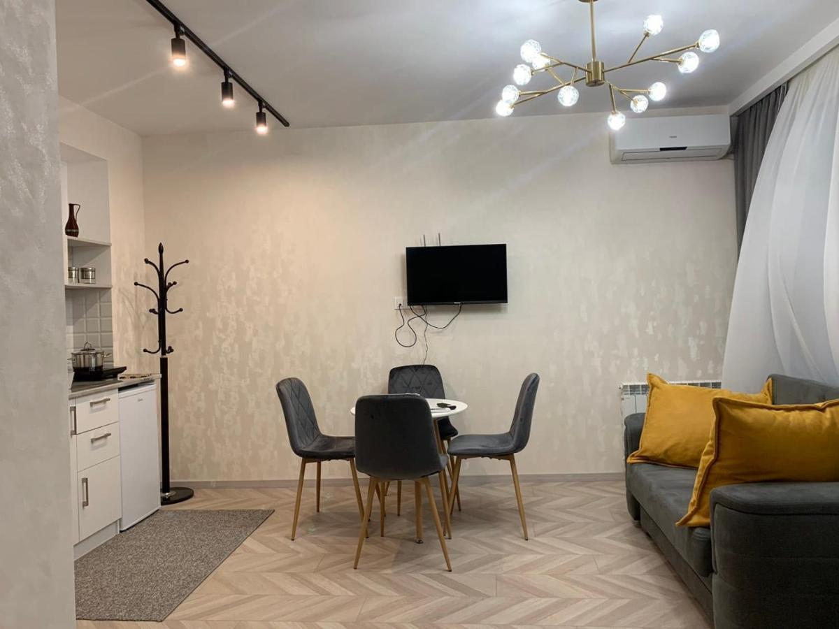 Home Plus Apartments Tbilisi Luaran gambar